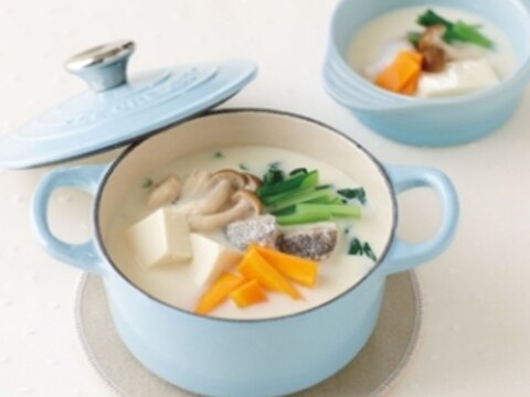 [ル・クルーゼ公式] 白身魚と豆腐の豆乳鍋